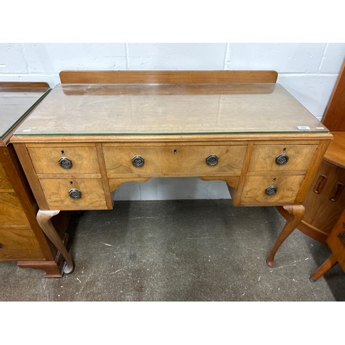 670 - Glass topped writing desk and glass topped three-drawer chest