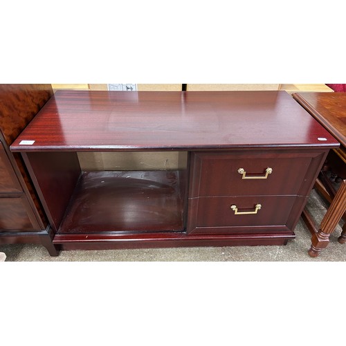 706 - Side/TV unit with two fitted drawers, H 56cm, W 100cm, D 47cm