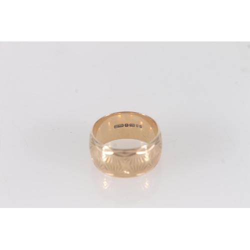 350 - 9ct gold engraved wedding band, size J/K, 4.6g.