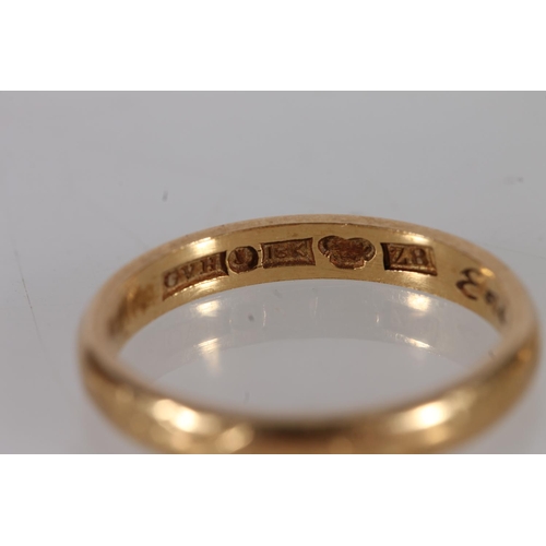 352 - Two Swedish 18ct gold wedding bands, gross 6.6g.