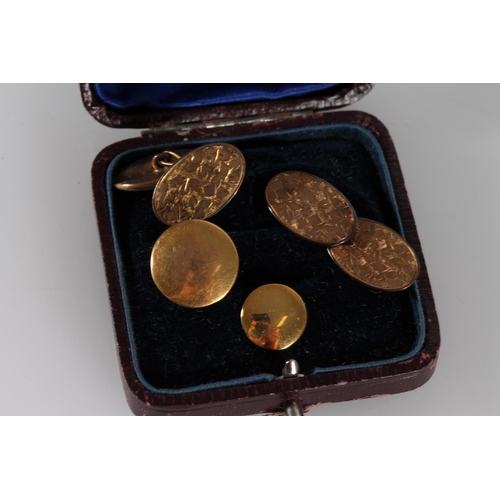 360 - 9ct gold cufflinks and button studs, 7.7g.