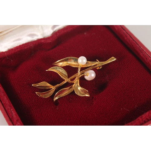 380 - Cairncross of Perth 9ct gold and pearl naturalistic floral brooch, 2.9g.