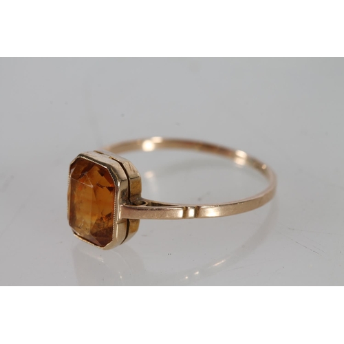 383 - Edwardian 9ct gold ring set with emerald cut Citrine, size U, 1.6g.