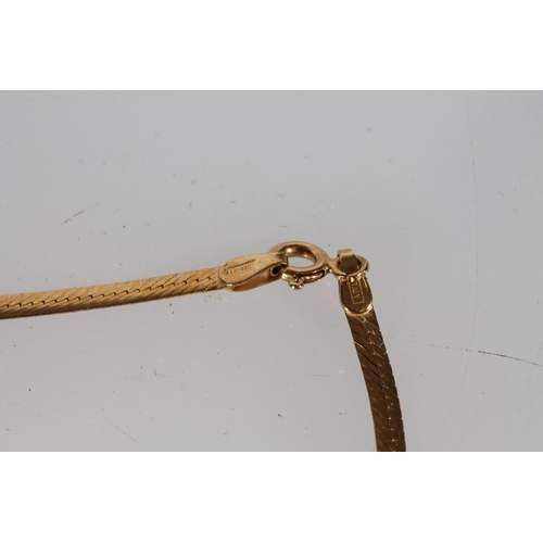 399 - 18ct gold flat link neck chain, 5.2g.