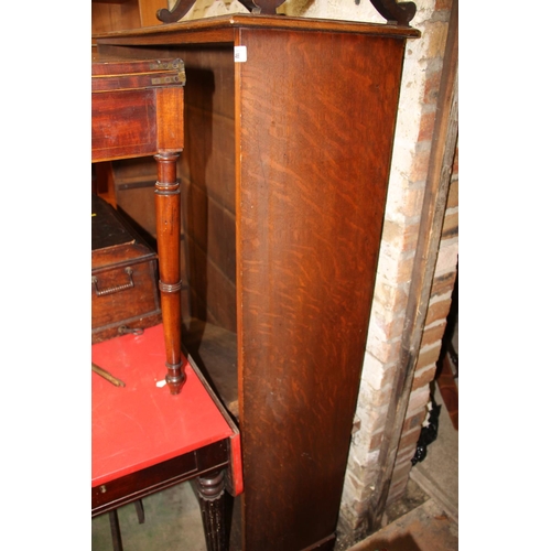 466 - Oak open bookcase on plinth base, 153 cm tall.