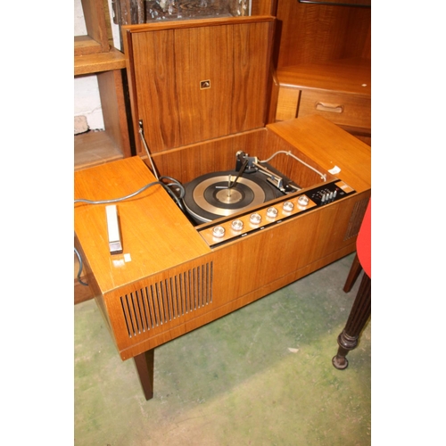 470 - HMV radiogram.