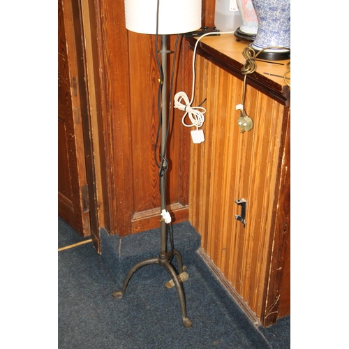 505 - Standard lamp on tripod base.