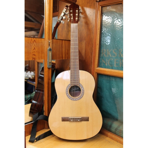 280 - Jose Ferrer classical acoustic guitar, model 809937.