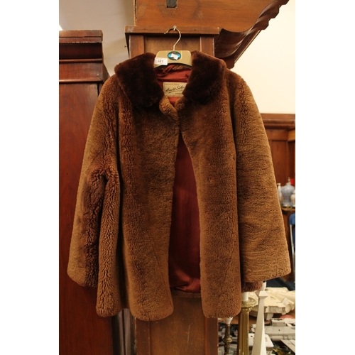 321 - Arnold Seftor fur jacket.