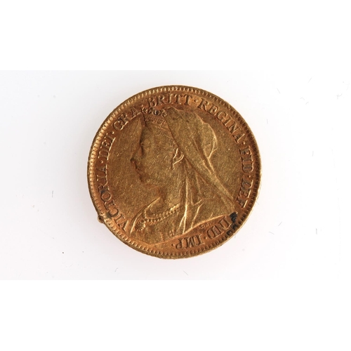 1386 - UNITED KINGDOM Queen Victoria (1837-1901) gold half sovereign 1885, old veiled head.