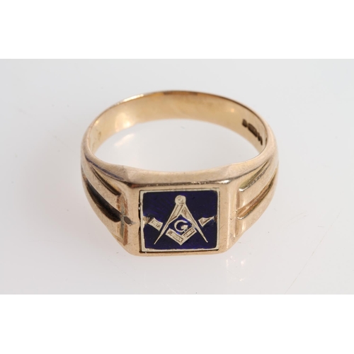 1403 - Gents 9ct gold signet ring with enamel Masonic compass tablet, size R, makers mark 'ACLD', ring size... 