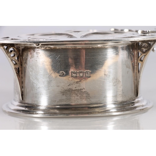 16 - Silver trinket box and cover with pierced floral design by William Hutton & Sons Ltd, probably a...