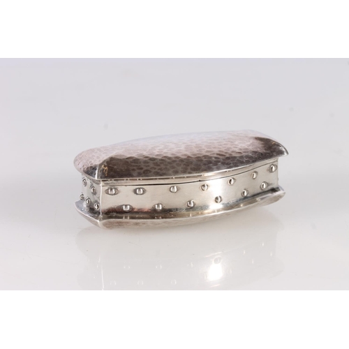7 - Silver snuff box with serpentine edge, planished body and rivet design by Murrle Bennett & Co (E...