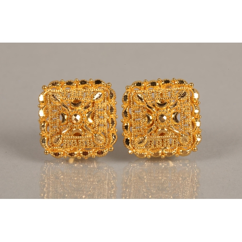 104 - 22k yellow gold pair of earrings, 5g