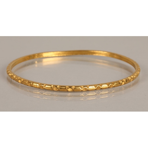 128 - High karat yellow gold bangle, 17.5g