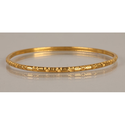 130 - High karat yellow gold bangle, 17g