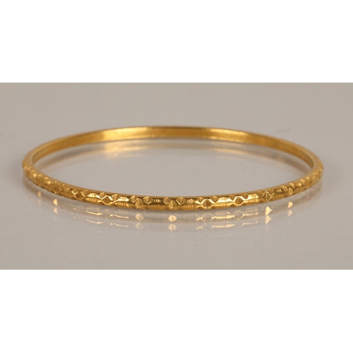 132 - High karat yellow gold bangle, 18g