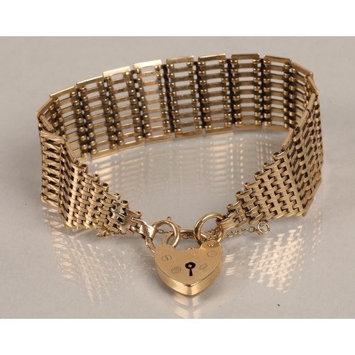 171 - 9ct gold gatelink bracelet with heart padlock clasp, 22g