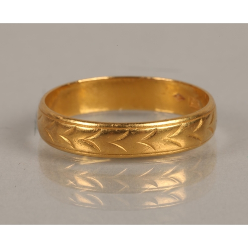 86 - 22k yellow gold band, ring size Q, 3.5g