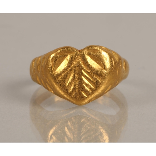 89 - High karat yellow gold heart design signet ring, 8.4g, ring size L