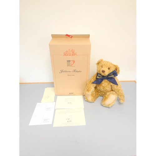 41 - Steiff. Centenary teddy bear 1902-2002, white tag 670985, blonde curly mohair, with tilt growler. Co... 