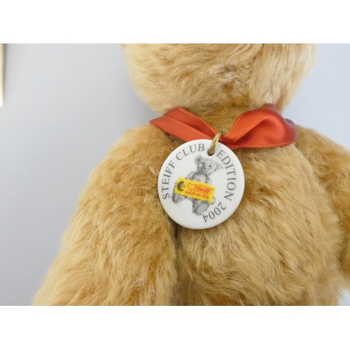 44 - Steiff. Franz teddy bear, 2004 Club Edition, white tag 420405, in blonde mohair., Complete with Stei... 