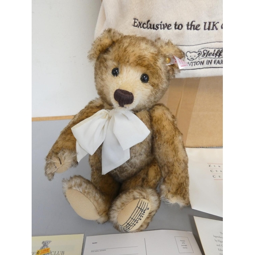 56 - Steiff. Musical The English Teddy Bear, 2003, white tag 660979, produced exclusively for UK and Irel... 