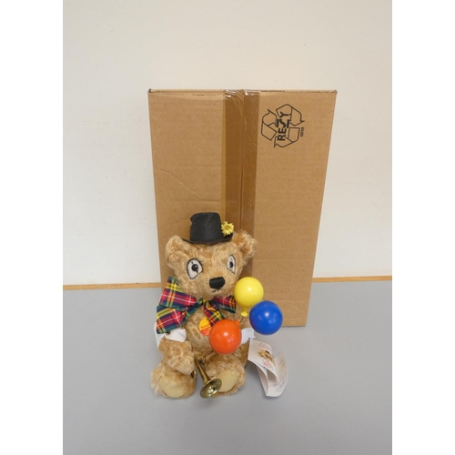 65 - Steiff. Rumalbarer clown Teddy Bear, 2003, white tag 674266 in golden mohair. Complete with box, 10.... 