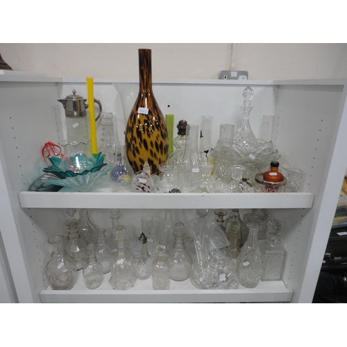 119 - Assorted glassware to include an art glass mottled vase, claret jug, Georgian-style and other decant... 