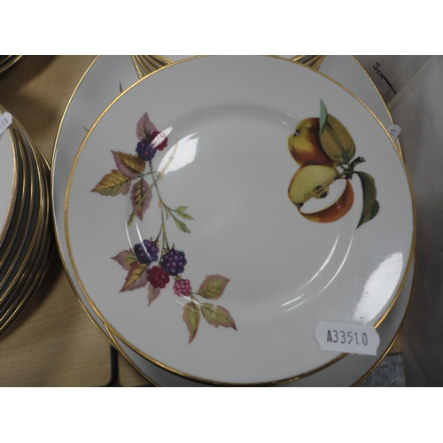43 - Collection of Royal Worcester 'Evesham' tablewares to include plates, bowls, dishes, ashets, tureen ... 