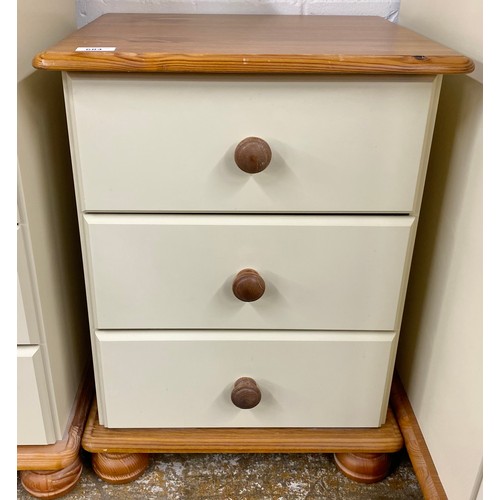 684 - Contemporary cream painted pine bedroom suite comprising bedside drawers, two over four unit, and a ... 