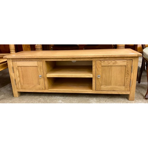 652 - Contemporary pine entertainment unit