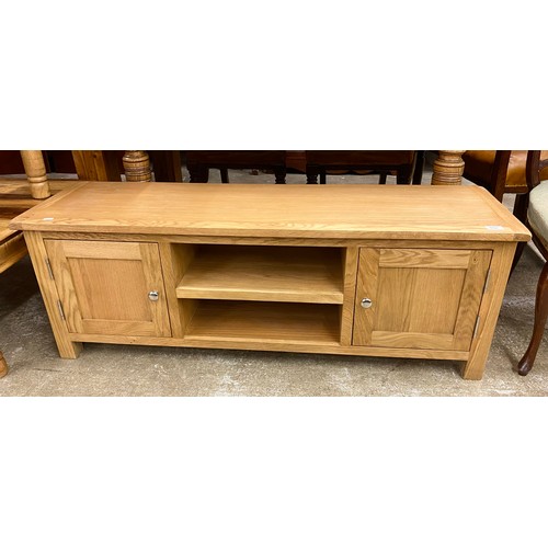 652 - Contemporary pine entertainment unit