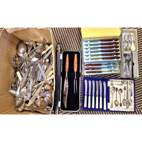 455 - Collection of flatware