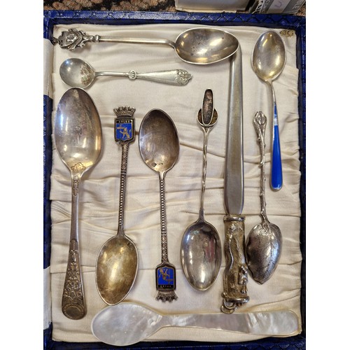 455 - Collection of flatware