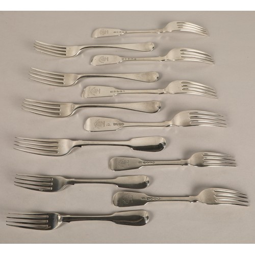 270 - Set of five Victorian fiddle pattern table forks with crest verso, 'Carpe Diem', London 1845, and se... 