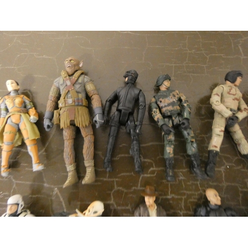 189 - Various Hasbro action figures.