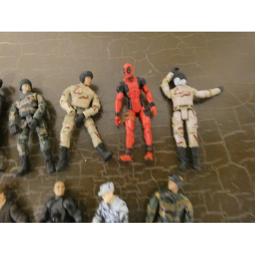 189 - Various Hasbro action figures.