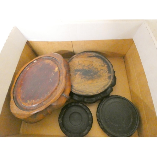 202 - Box of oriental vase stands.