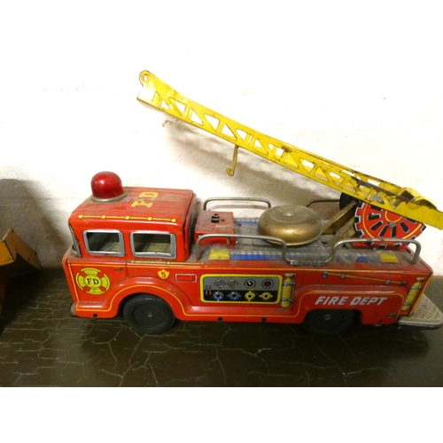 246 - Japanese tin plate fire engine and Hornby tin plate signal box.