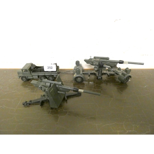 252 - Dinky 88mm gun carriage, 88mm gun and Berliet Gazelle