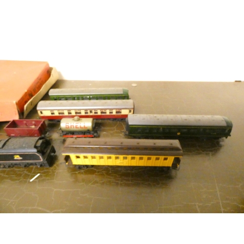 265 - Large collection of Tri ang OO gauge train set to include Princess Elizabeth, Davy Crocket etc.