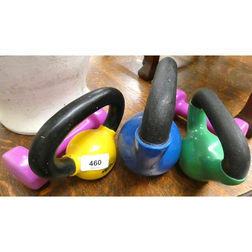 460 - Various keep fit weights.