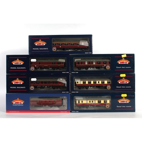 1011 - Bachmann Branchline OO gauge model railways to include seven coaches 34226C LMS brake end third coac...