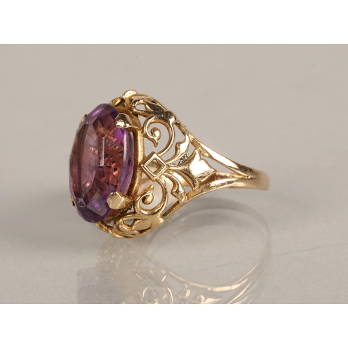 141 - Ladies 9ct gold amethyst dress ring, ring size N, 4.2g