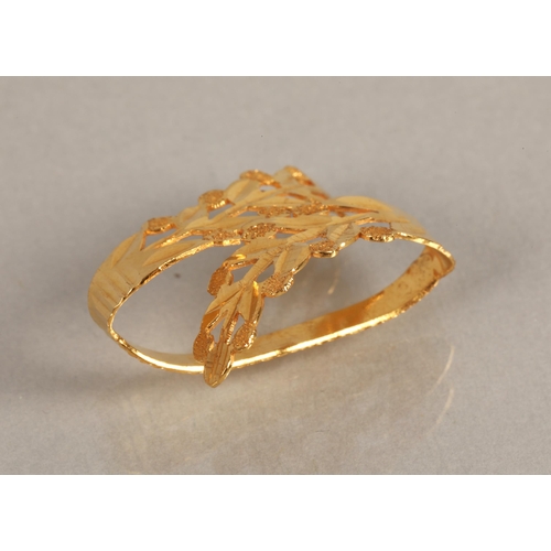 102 - 22k yellow gold scarf ring, 2.4g