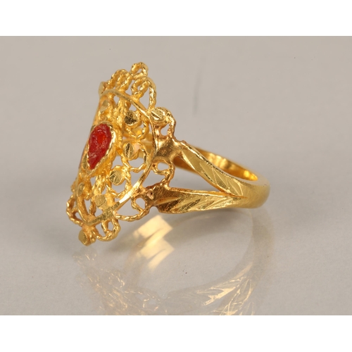 90 - High karat yellow gold ring set with red enamel / paste, 5.9g, ring size N