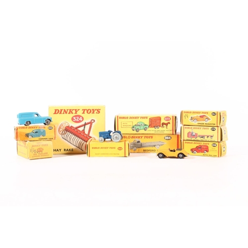 1039 - Dublo Dinky Toys diecast to include 066 Bedroom Flat truck, 073 Land Rover and Horse Trailer with Ho...