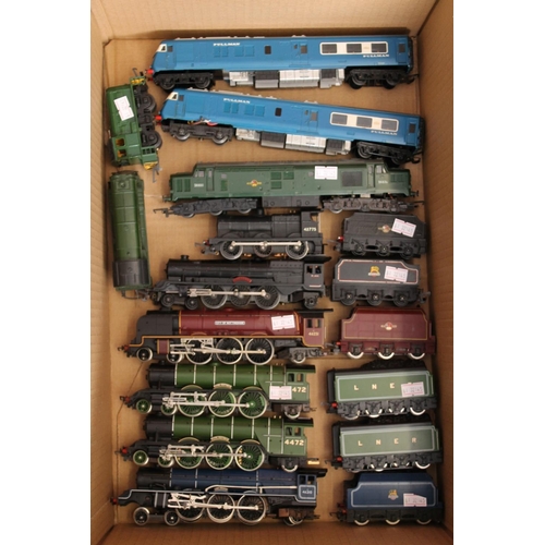 1088 - Hornby and Triang OO gauge model railways to include 4-6-2 Lady Patricia tender locomotive 46210 BR ... 