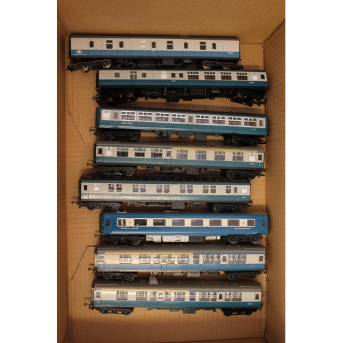 1089 - OO gauge model railways layout diorama accessories to include Hammant & Morgan Ltd Duette dual c... 